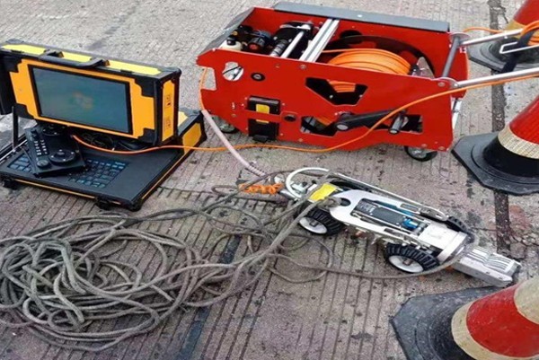 云龙CCTV管道检测机器人